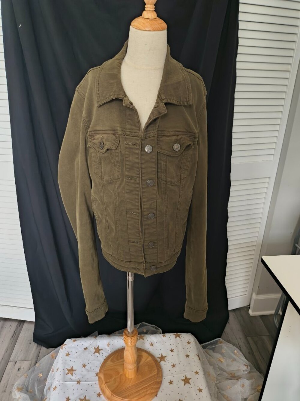 GUESS Est. 1981 Olive Green Classic Denim Trucker Jacket - Size Medium